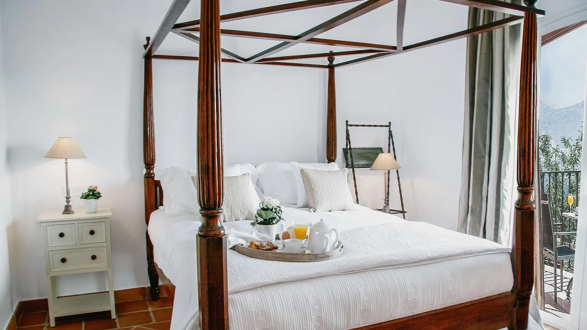 B Bou Hotel Cortijo Bravo Velez Malaga 4*,